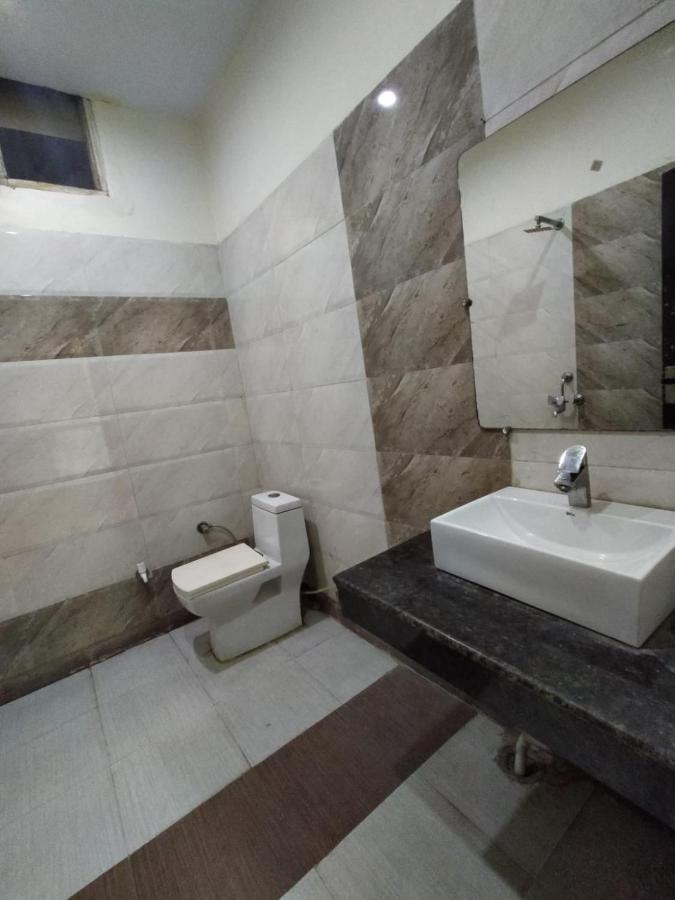 Hotel Prakash Regency Hapur Luaran gambar