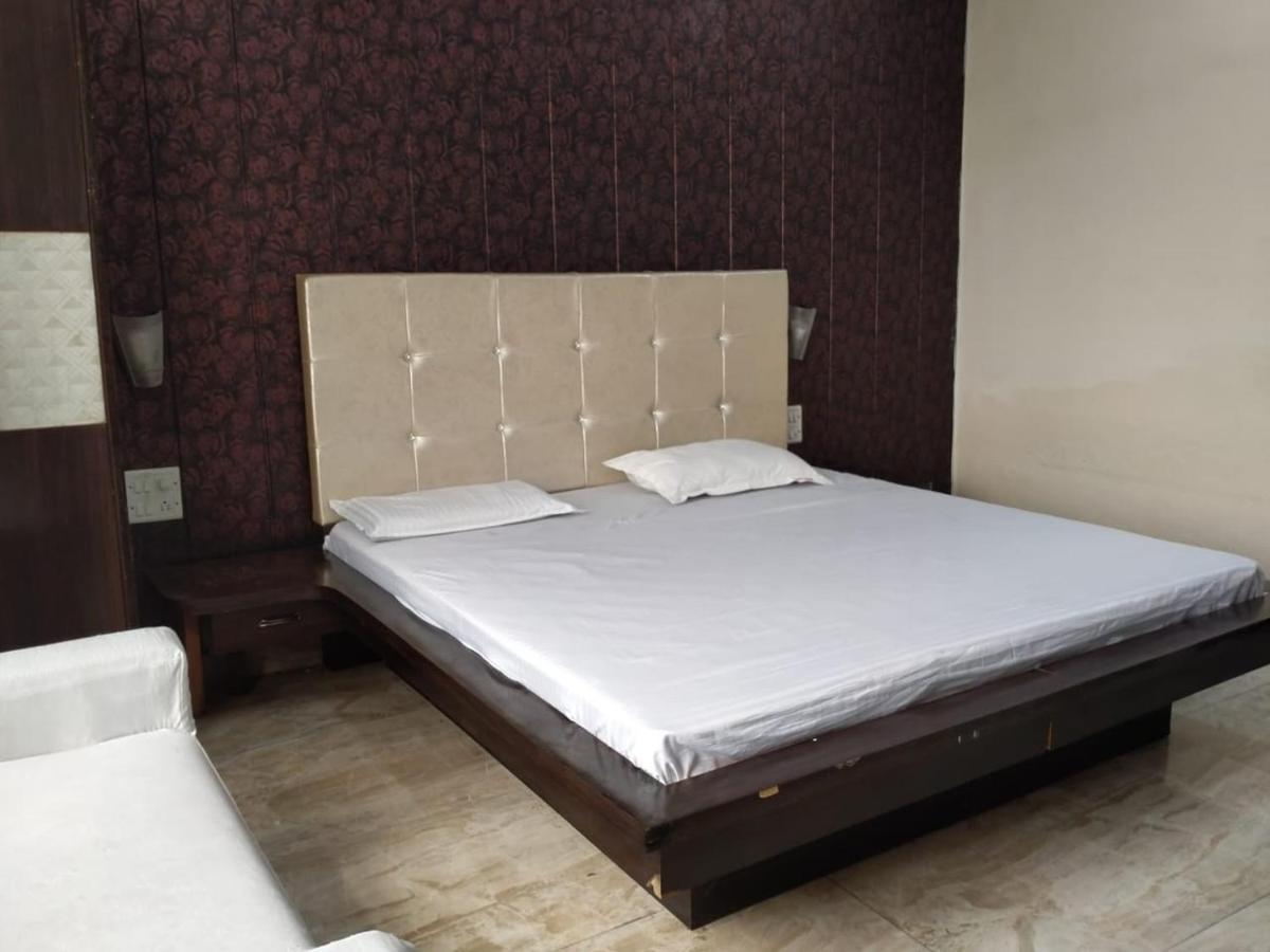Hotel Prakash Regency Hapur Luaran gambar